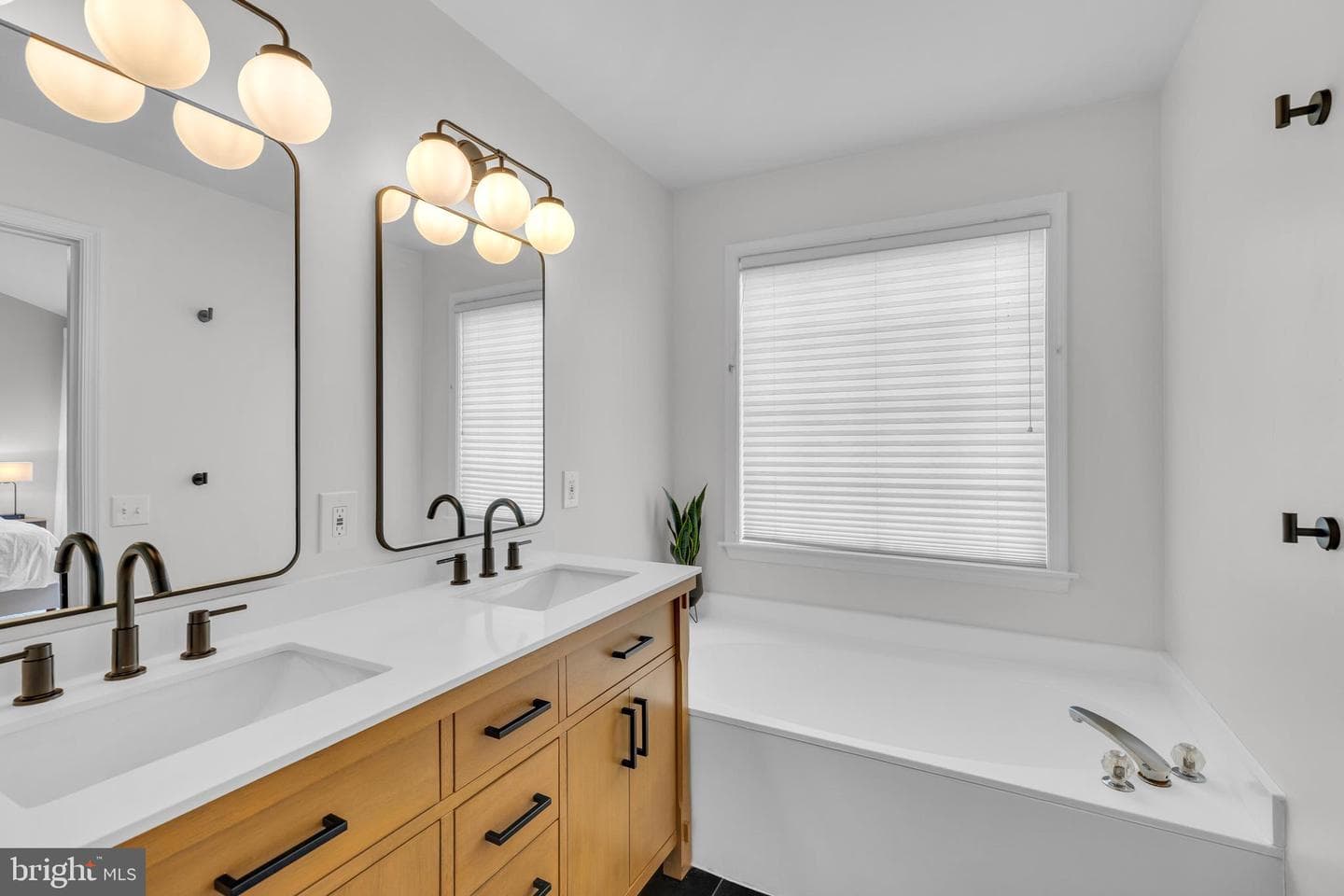7 Arell Court photo 32