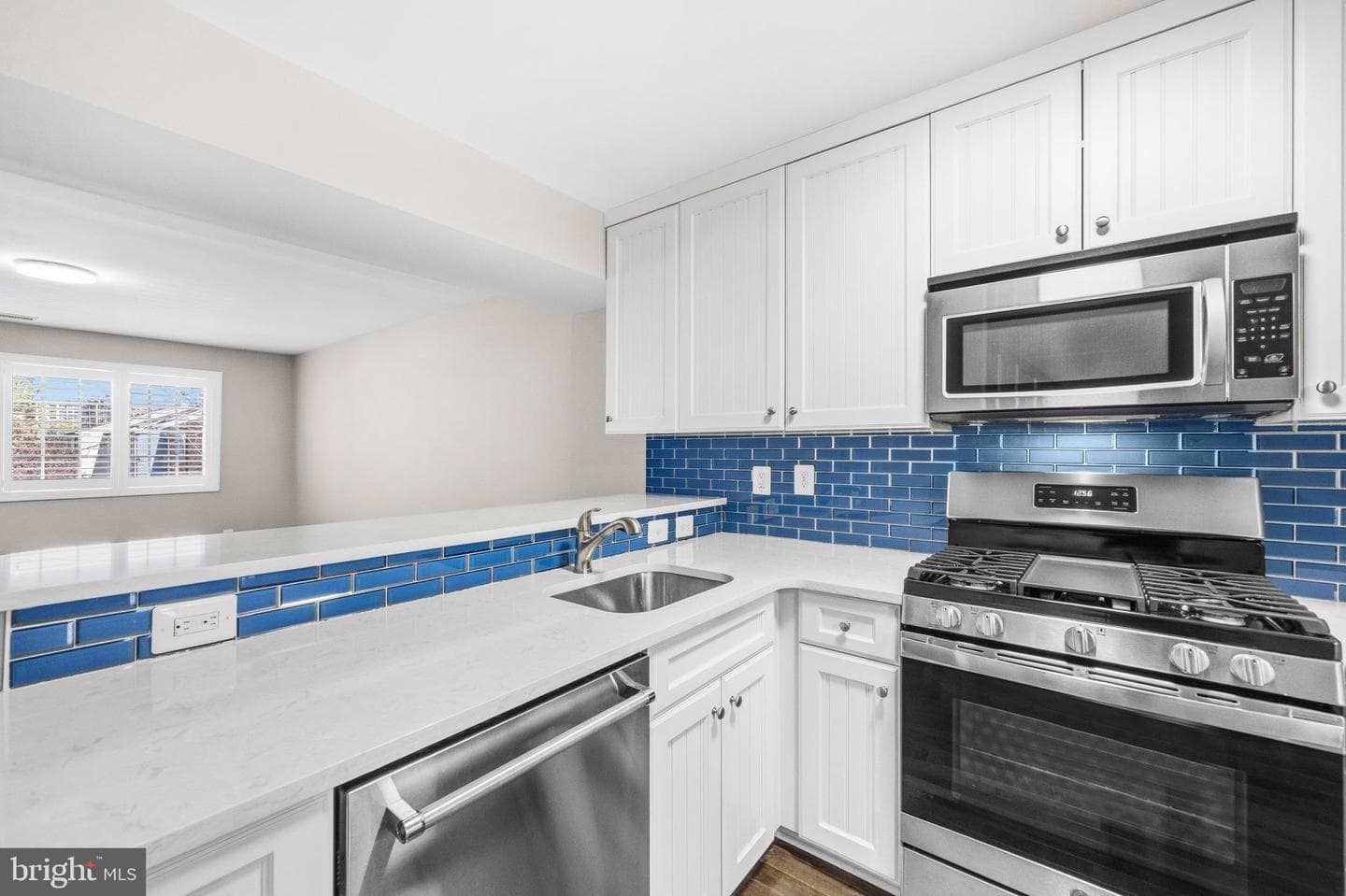 1589 N Van Dorn Street #b photo 12