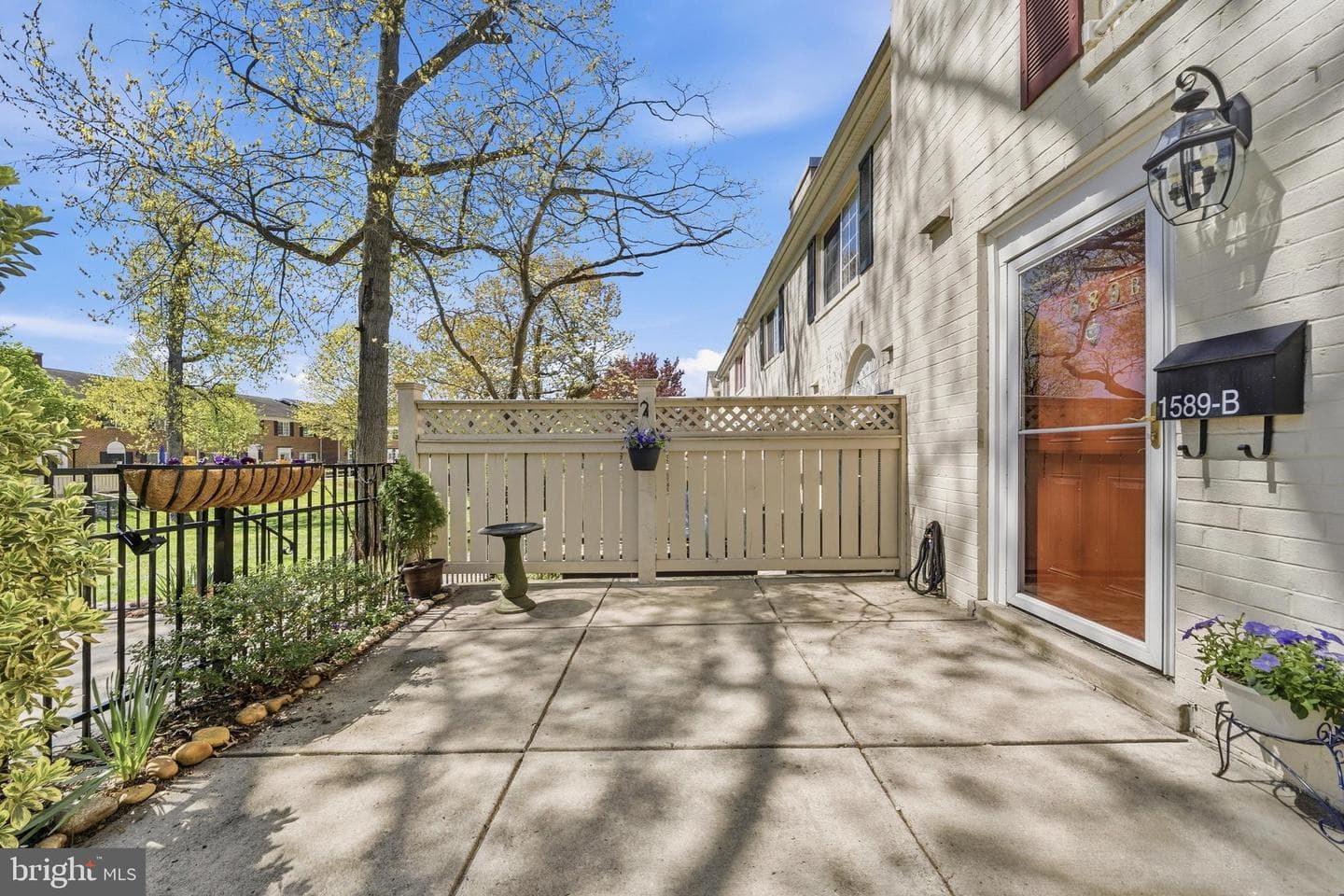 1589 N Van Dorn Street #b photo 27