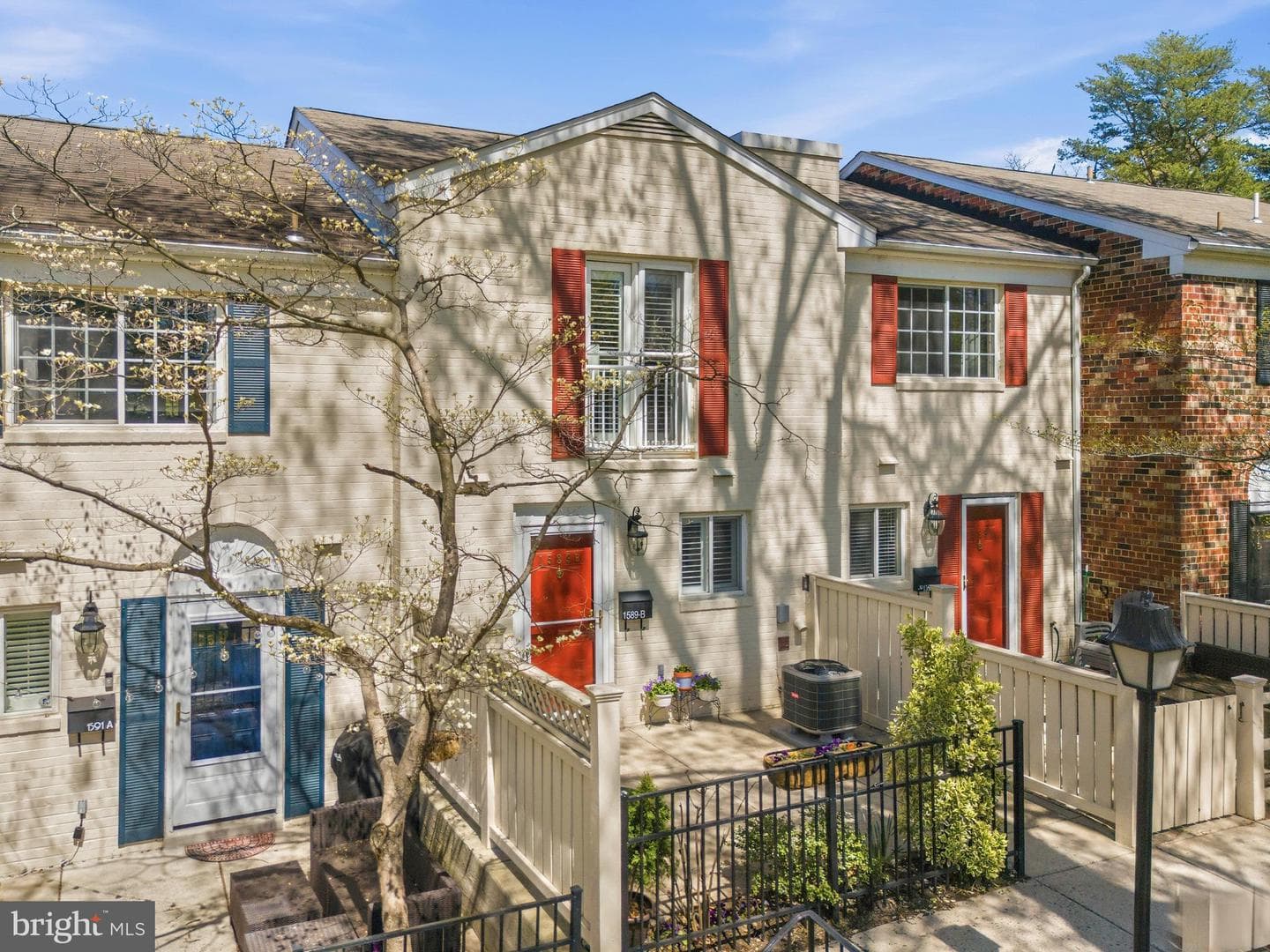 1589 N Van Dorn Street #b photo 3