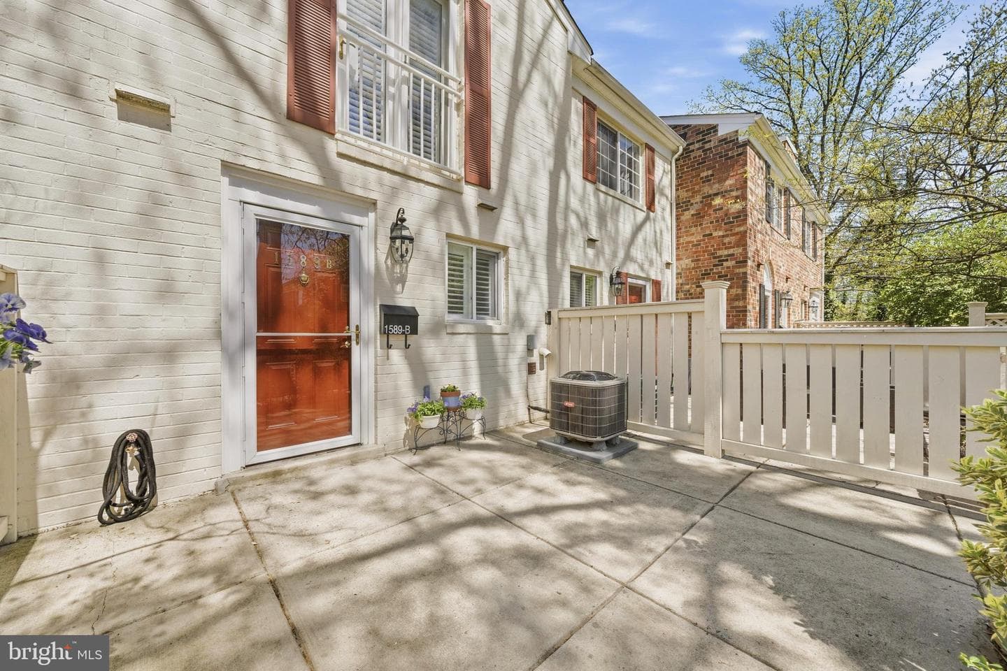 1589 N Van Dorn Street #b photo 4