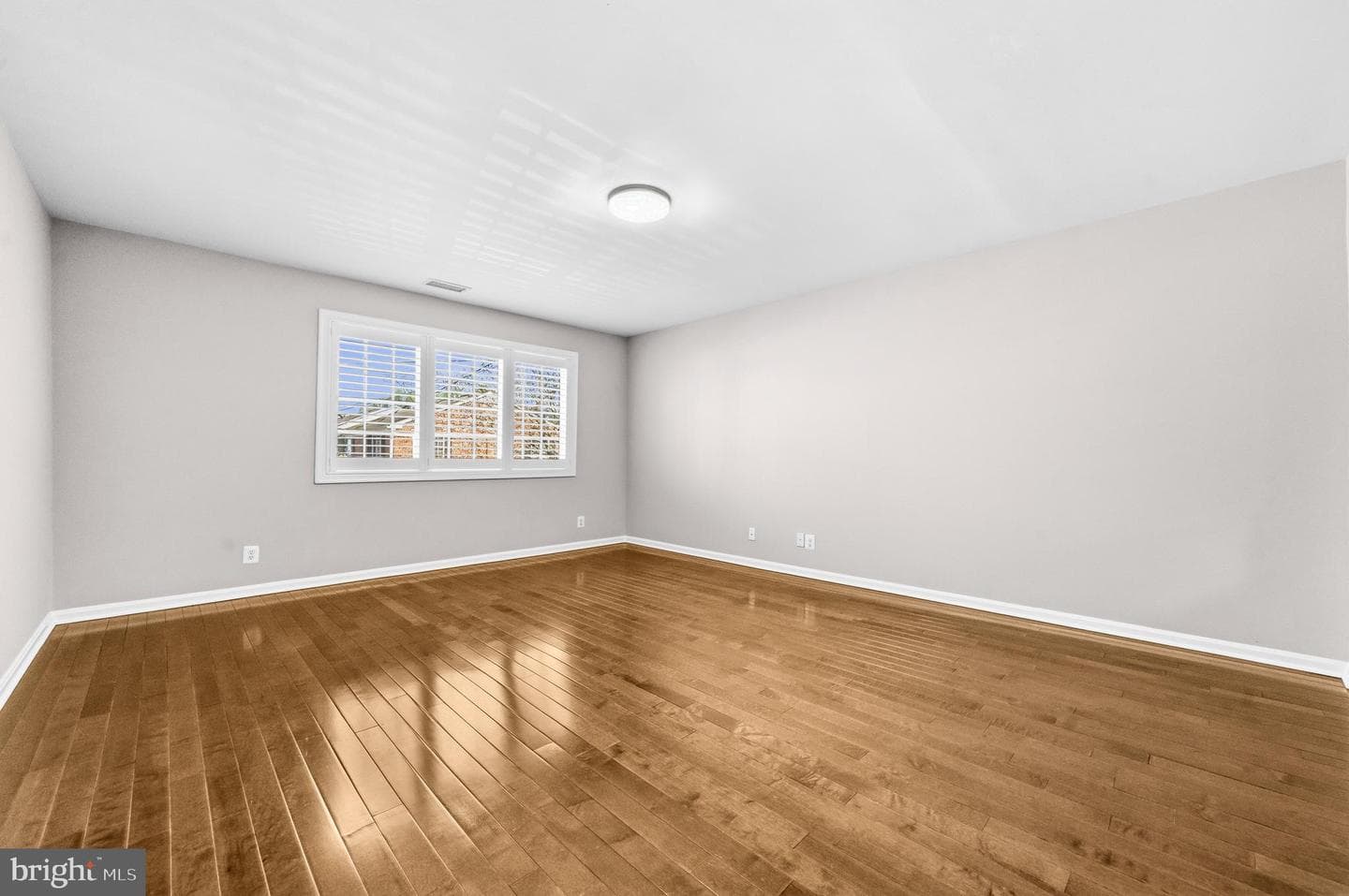 1589 N Van Dorn Street #b photo 5