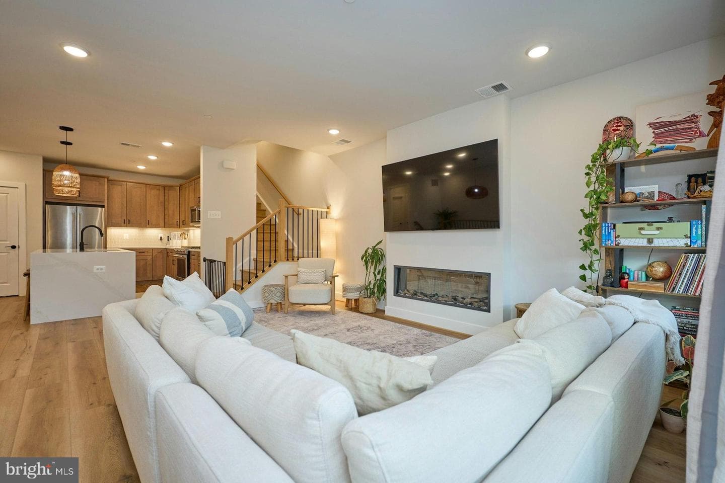 4937 Eisenhower Avenue photo 10