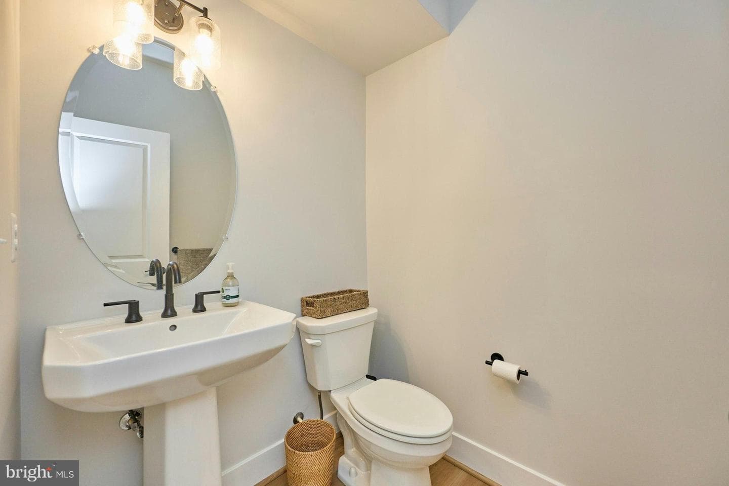 4937 Eisenhower Avenue photo 24