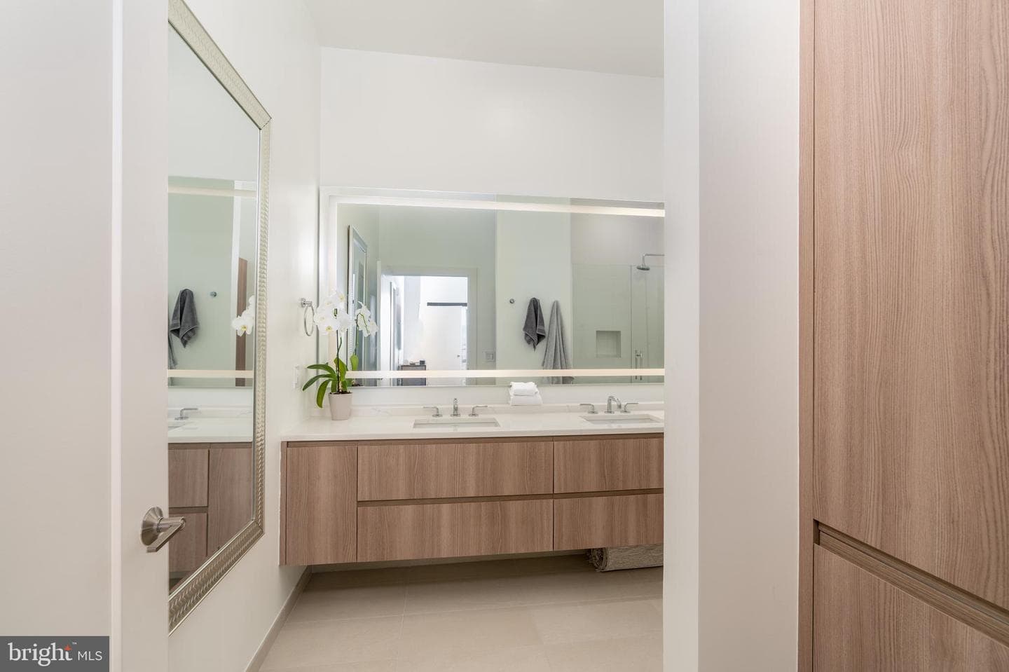 737 Swann Avenue #607 photo 14