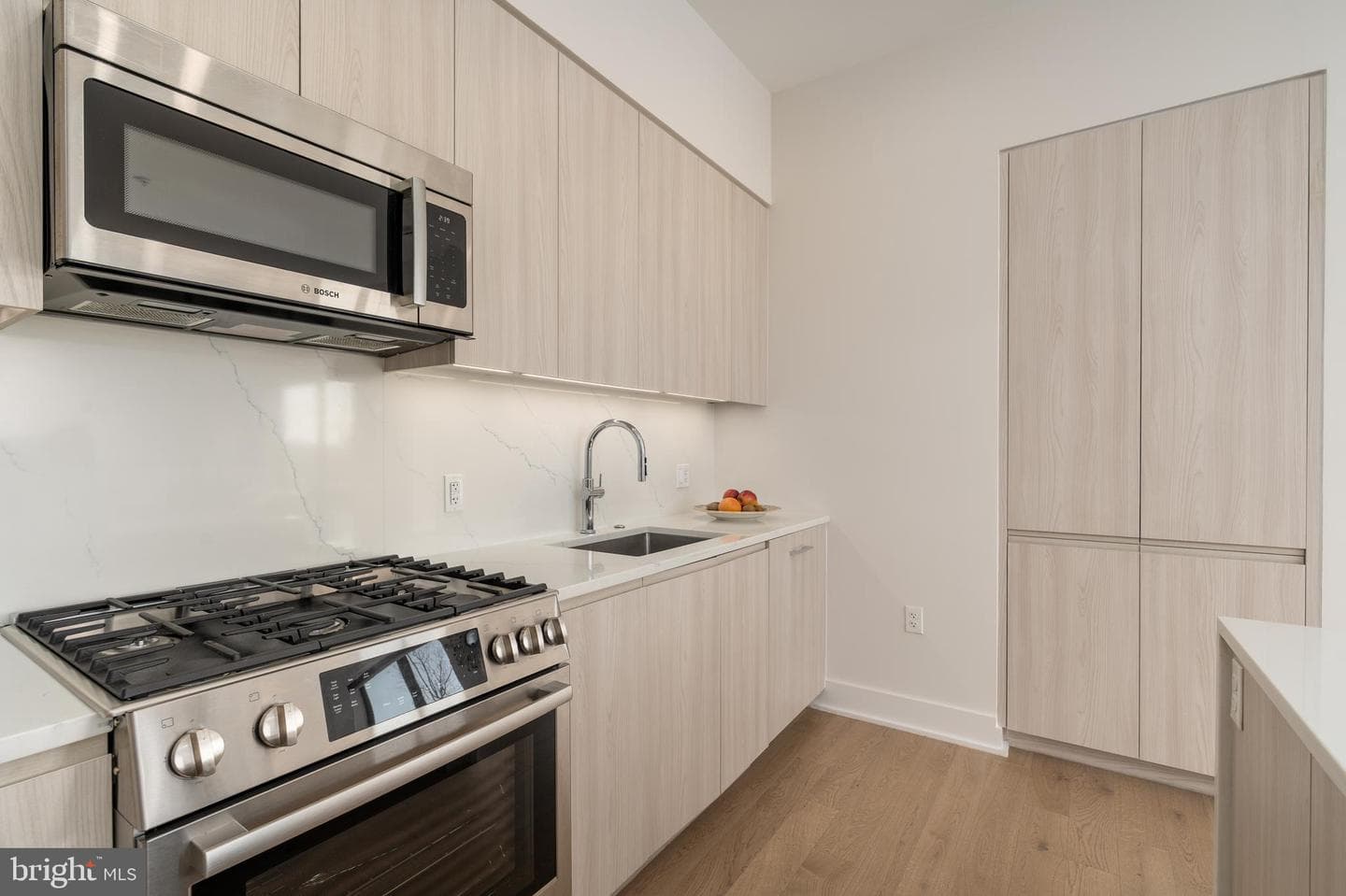 737 Swann Avenue #607 photo 4