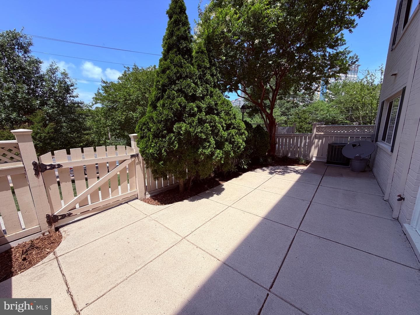 1425 N Van Dorn Street #a photo 29