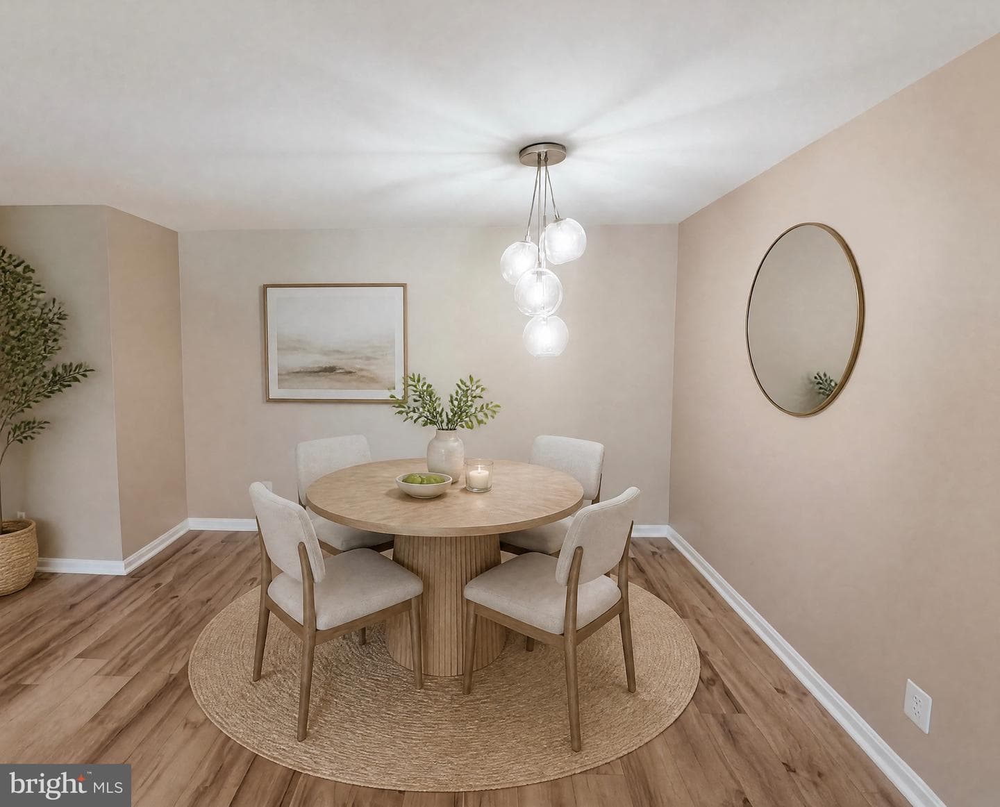 1425 N Van Dorn Street #a photo 3