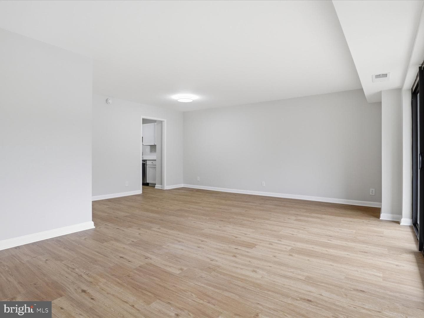 205 Yoakum Parkway #216 photo 11