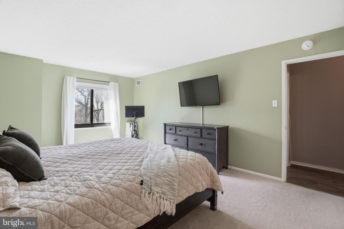 309 Yoakum Parkway #603 photo 24