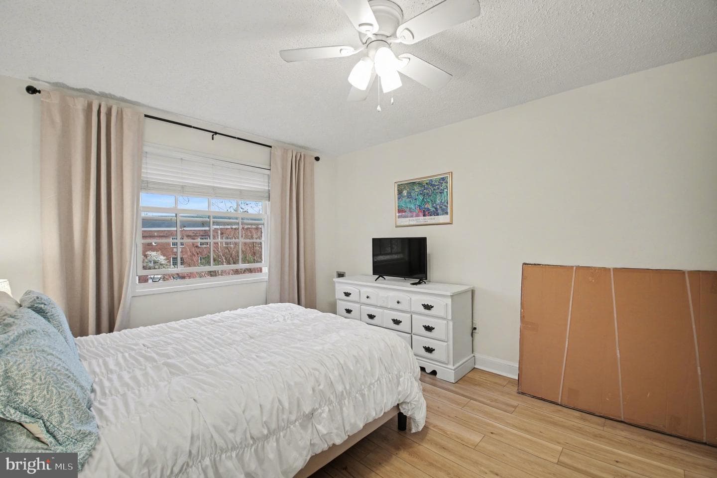 1632 W Abingdon Drive #302 photo 10