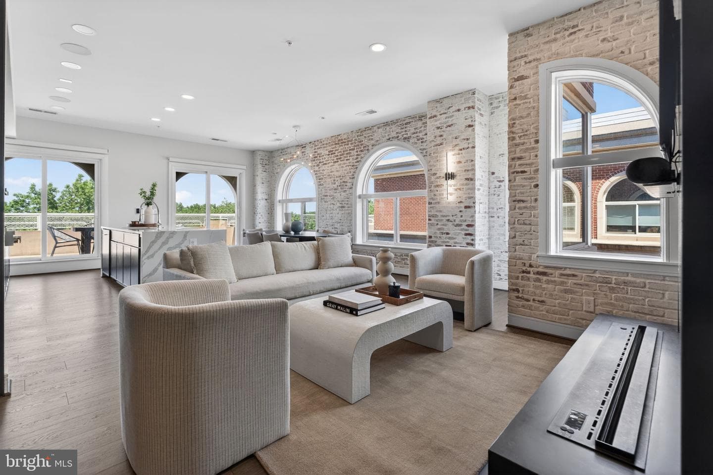 625 Slaters Lane #402, Alexandria