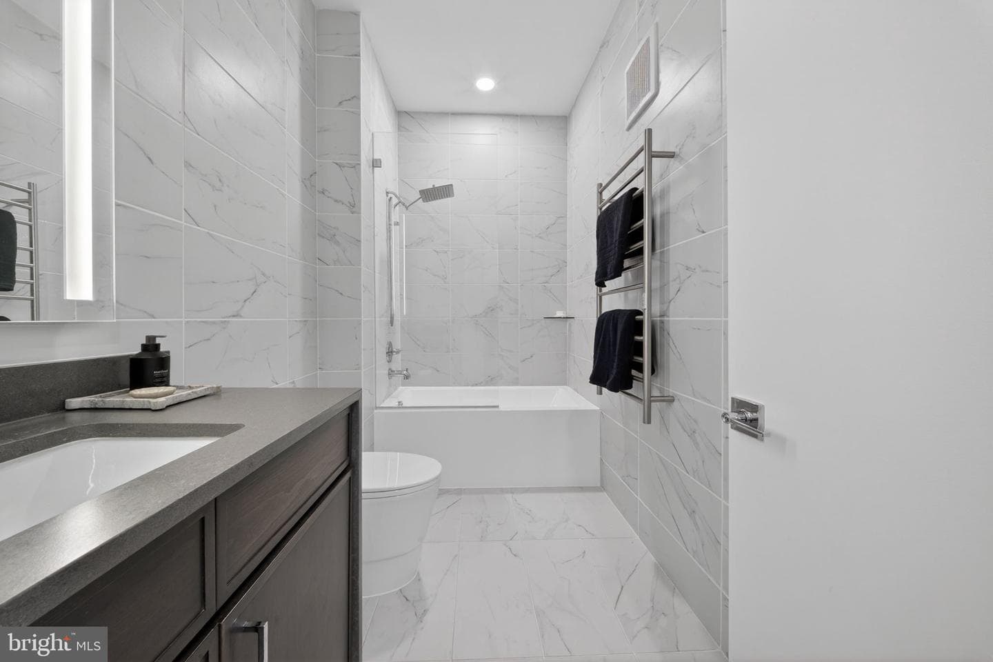 625 Slaters Lane #402 photo 28