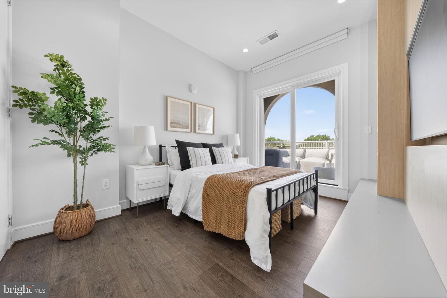 625 Slaters Lane #402 photo 29