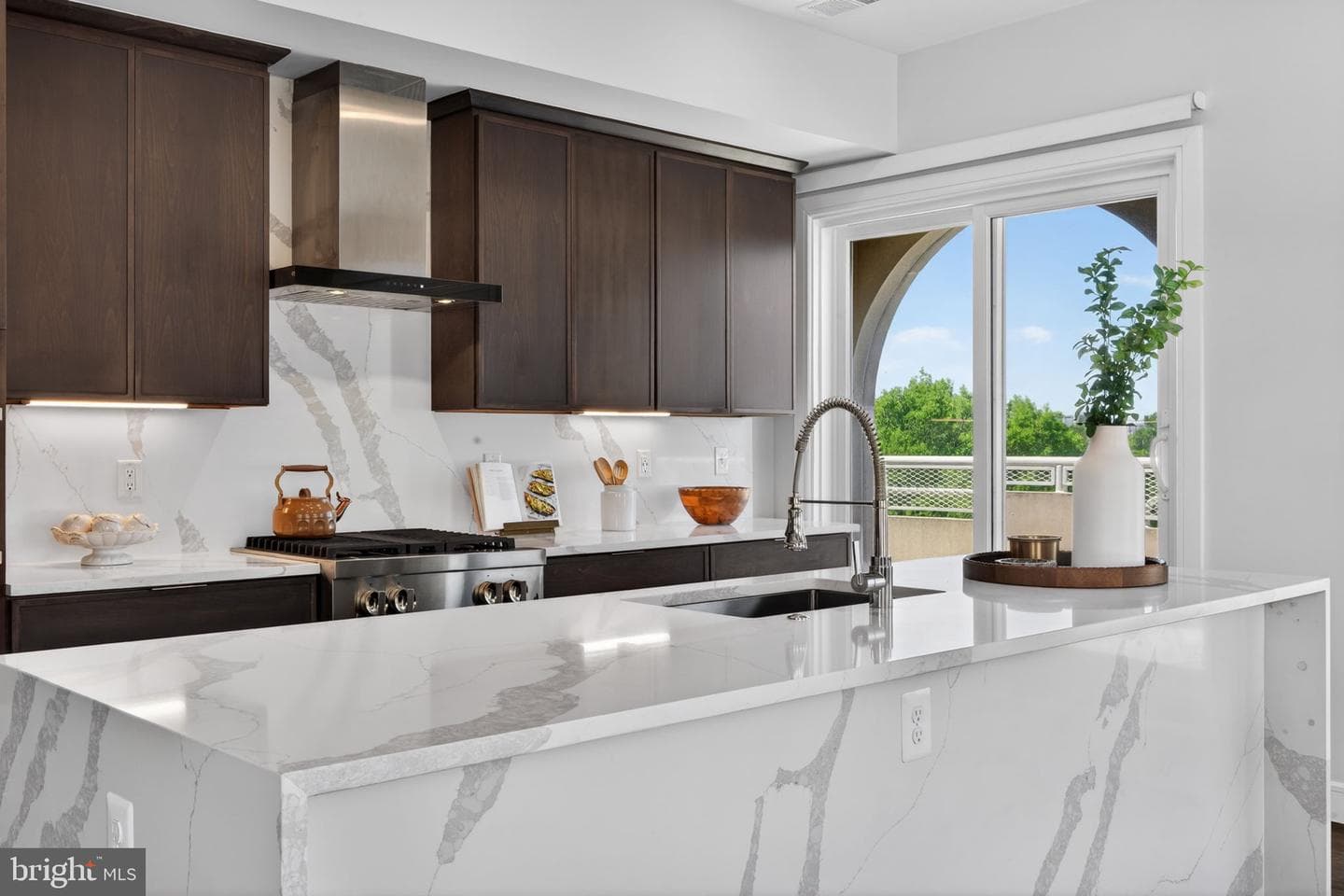 625 Slaters Lane #402 photo 9