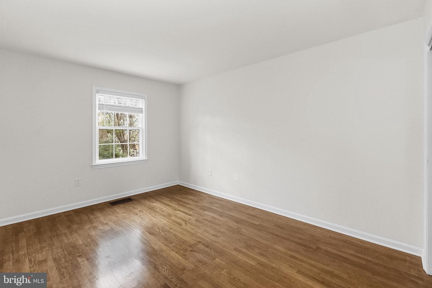 1009 N Van Dorn Street N photo 27