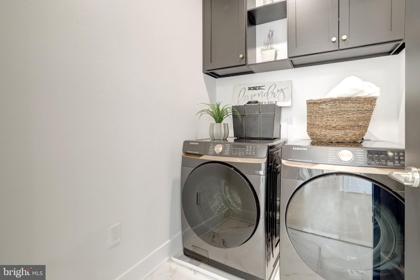 308 E Raymond Avenue photo 42