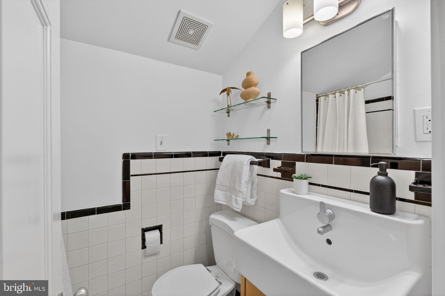 705 Chalfonte Drive photo 38