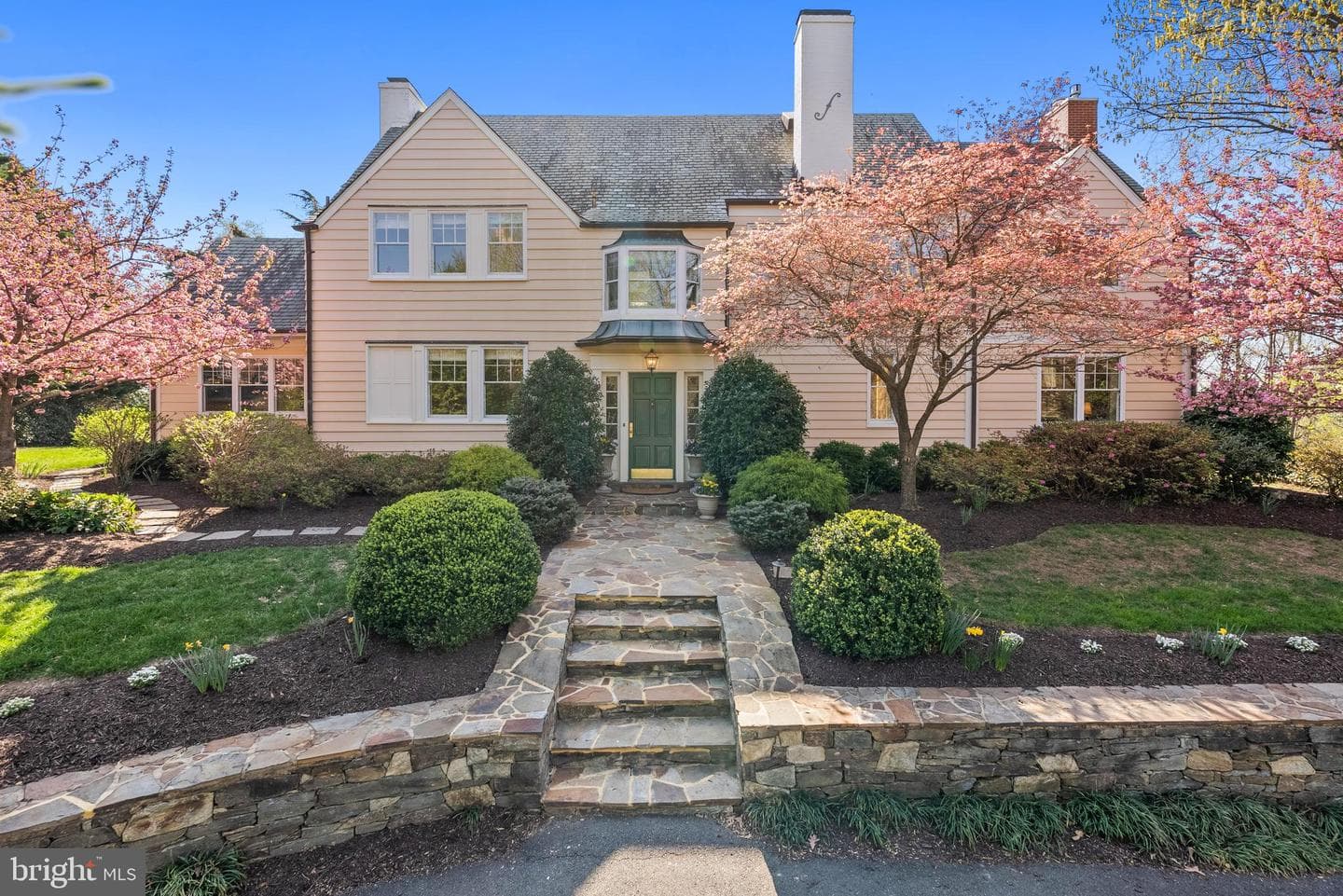 2307 Russell Road photo 3