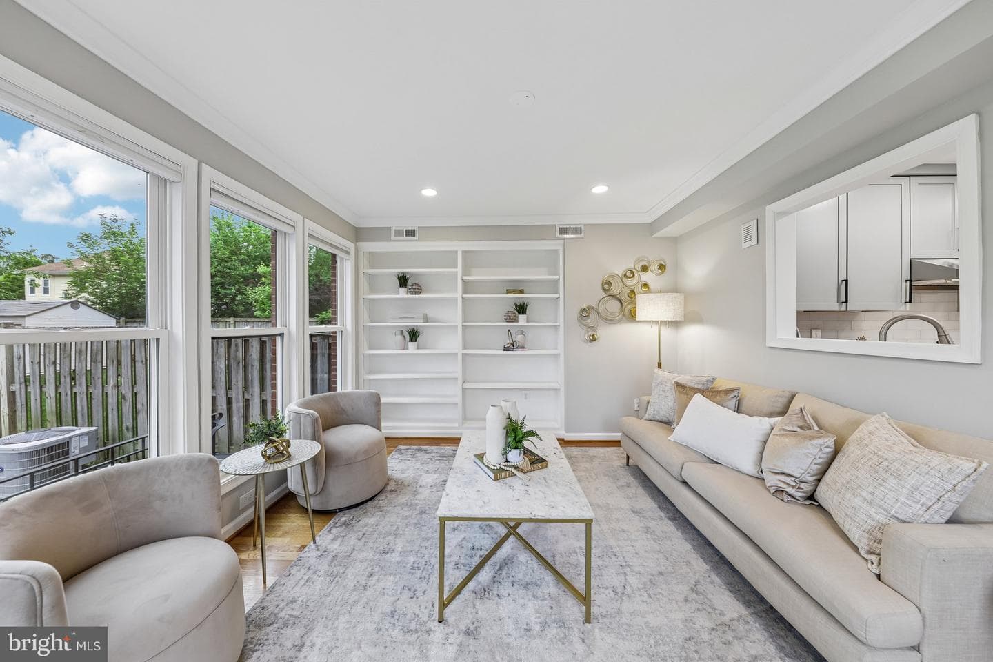 305 Ashby Street photo 4