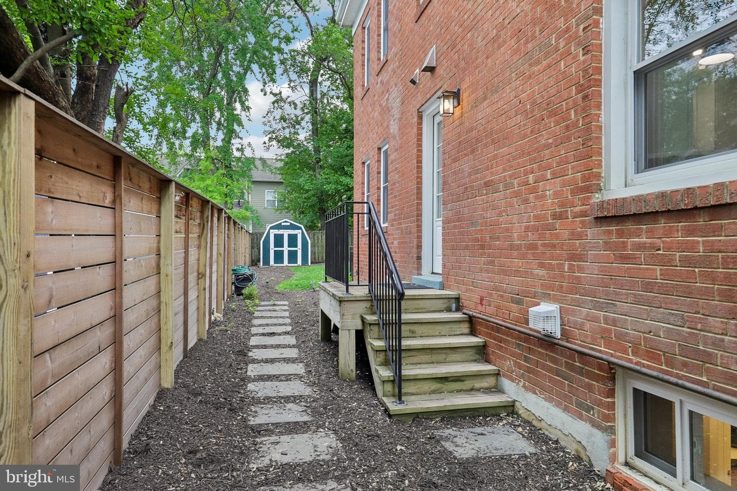 305 Ashby Street photo 47