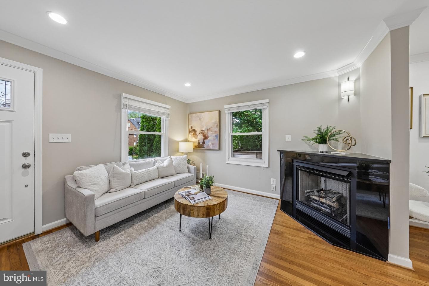 305 Ashby Street photo 8
