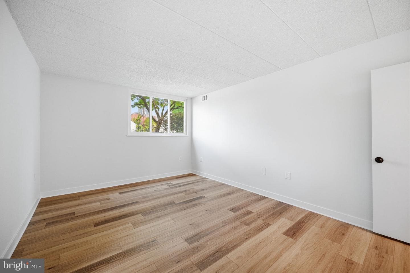5180 Maris Avenue #101 photo 28