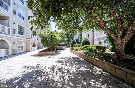 4550 Strutfield Lane #2225, Alexandria