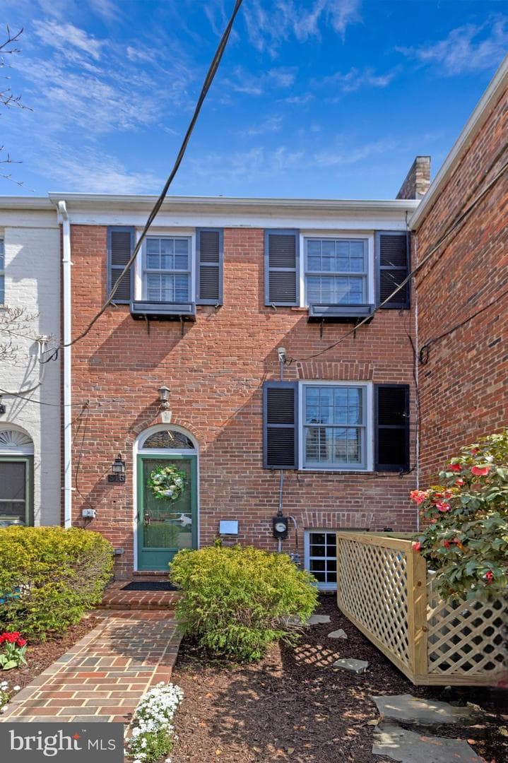 816 S Pitt Street photo 81