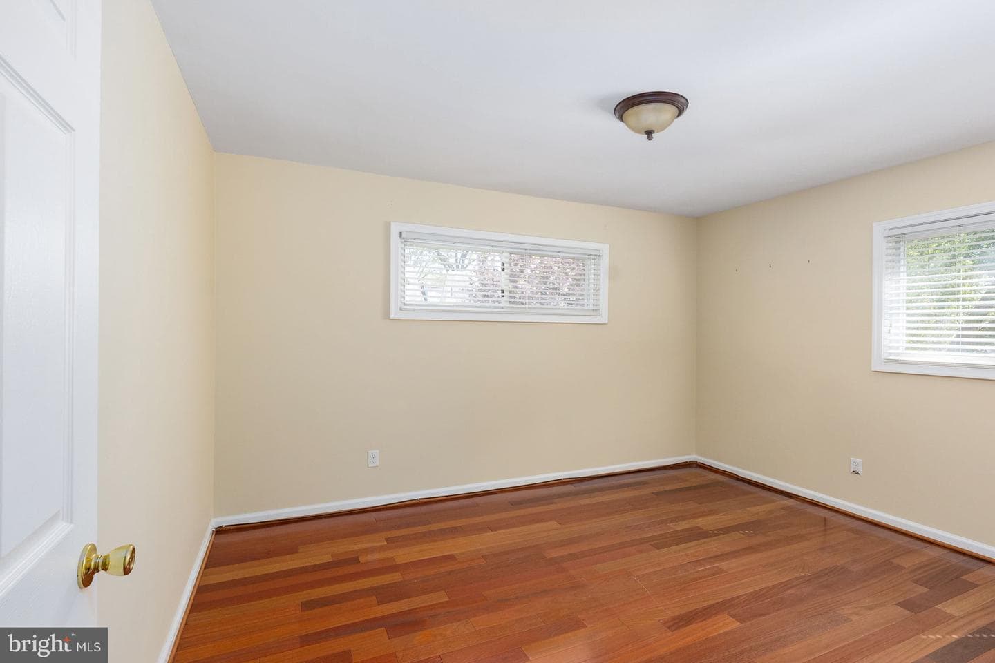 108 N Gladden Street photo 16