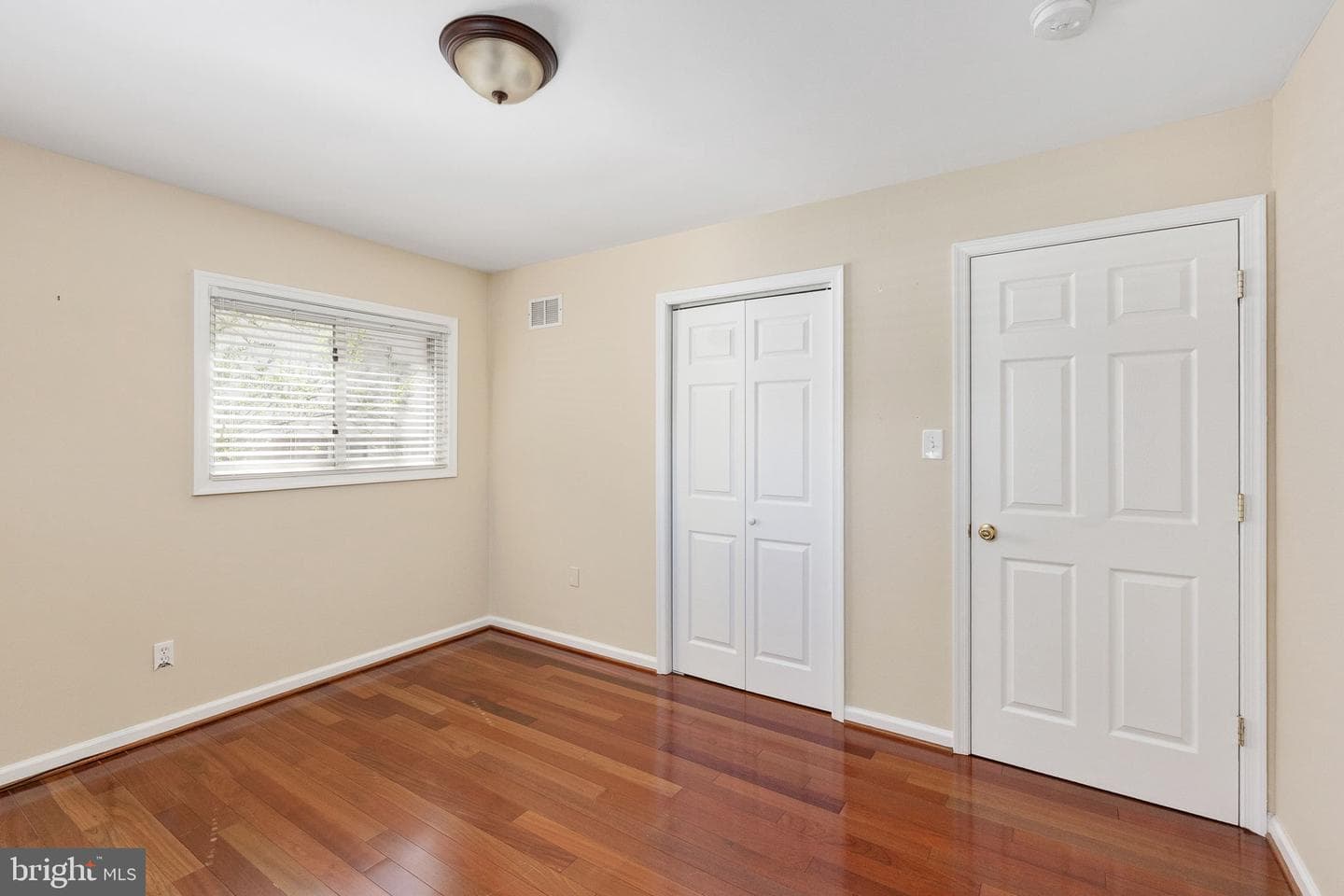 108 N Gladden Street photo 17