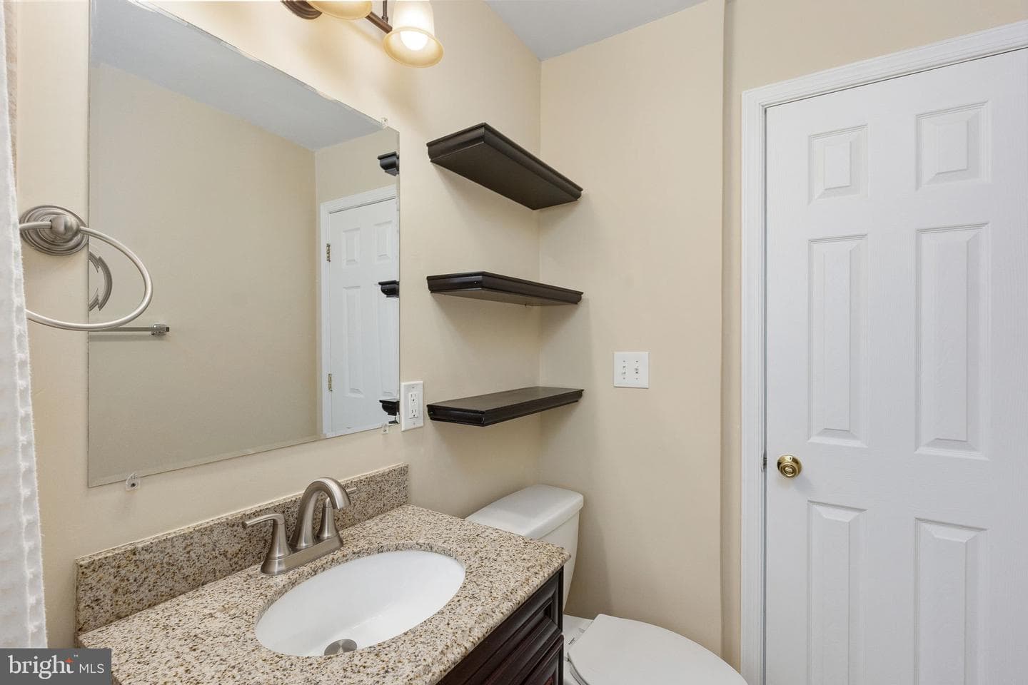 108 N Gladden Street photo 21