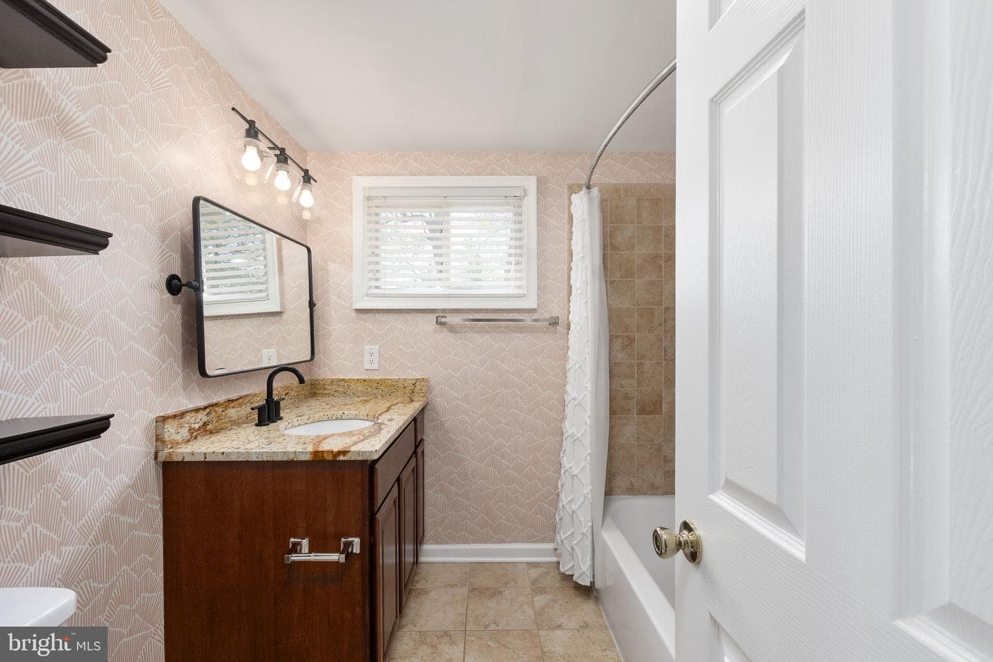 108 N Gladden Street photo 24