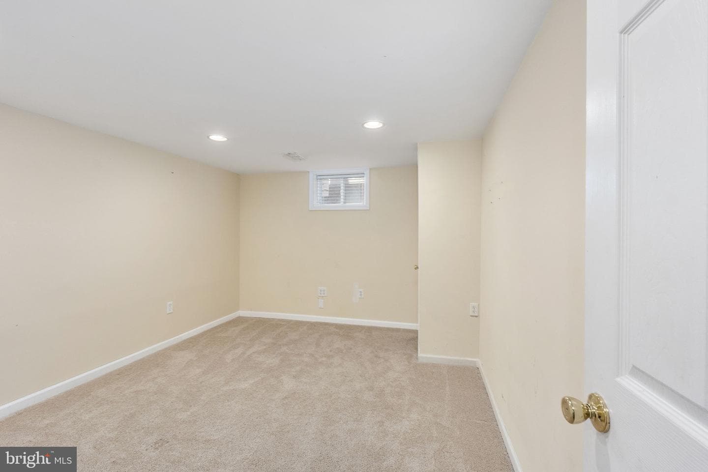 108 N Gladden Street photo 32