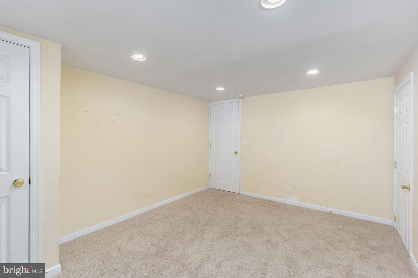 108 N Gladden Street photo 33