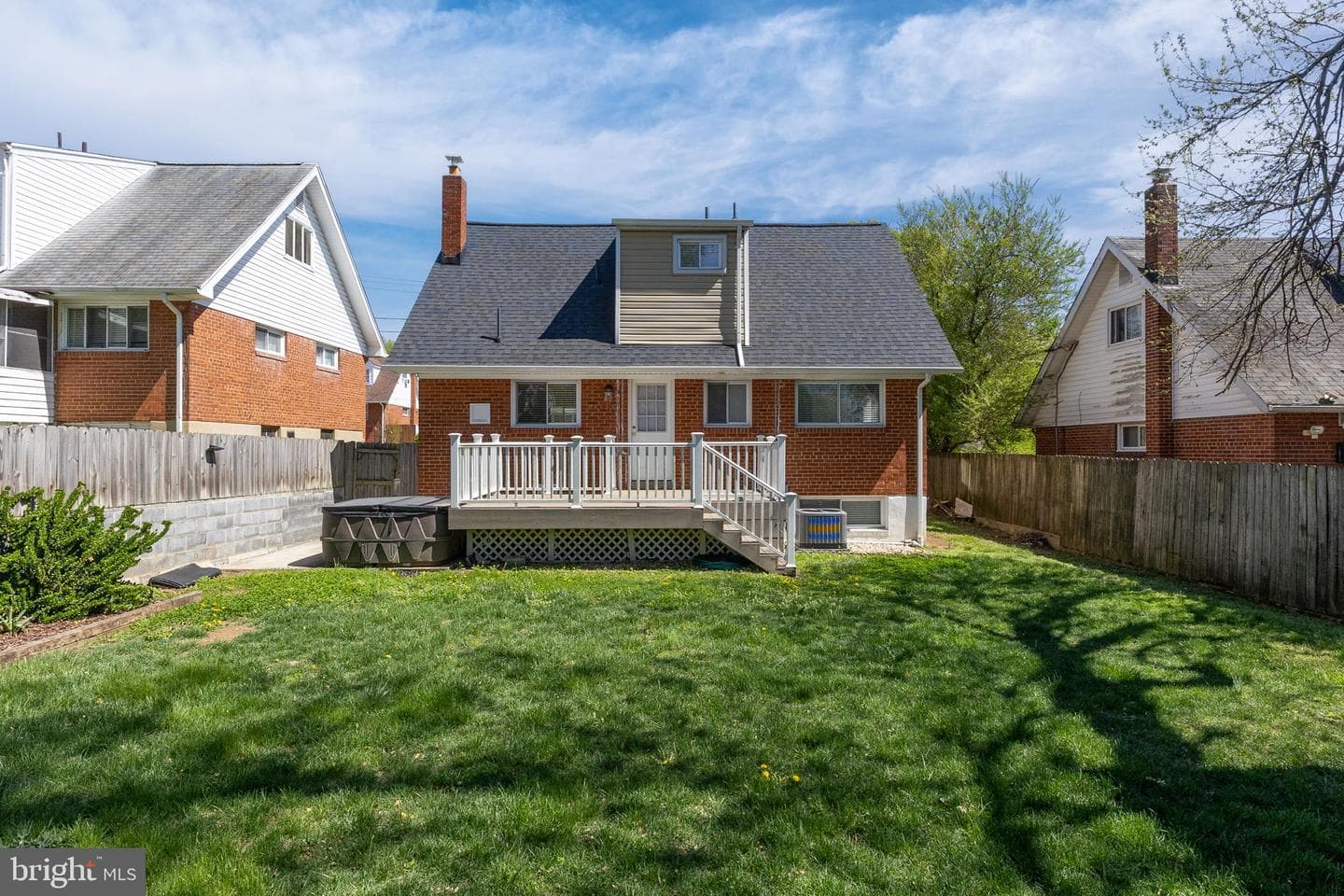108 N Gladden Street photo 44