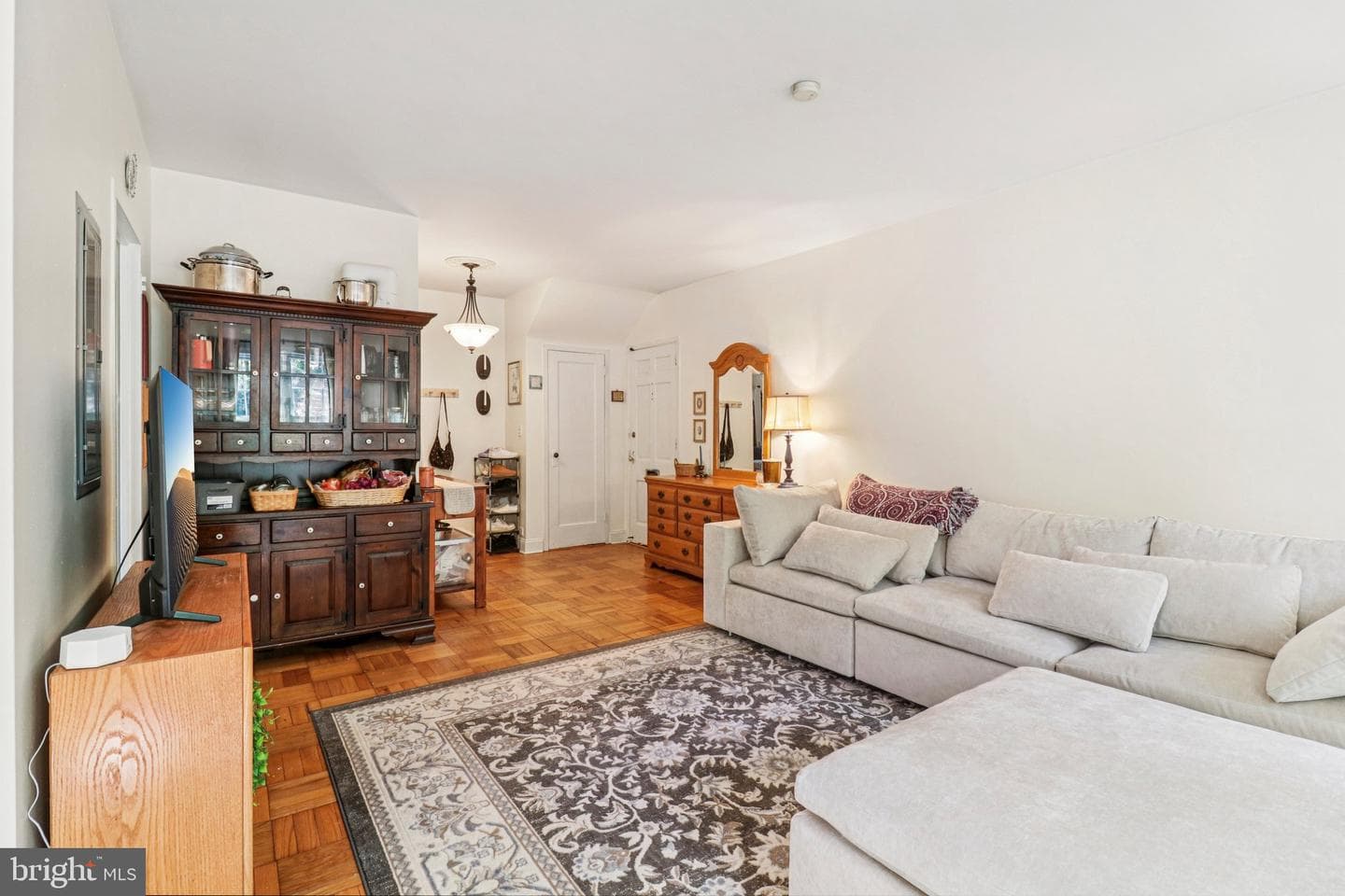 1144 Valley Drive photo 6