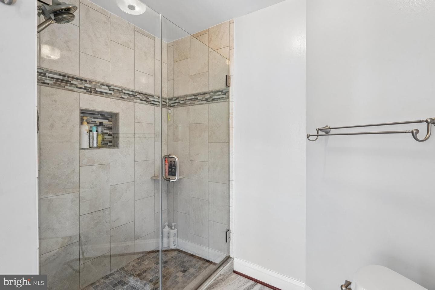3919 Charles Avenue photo 34