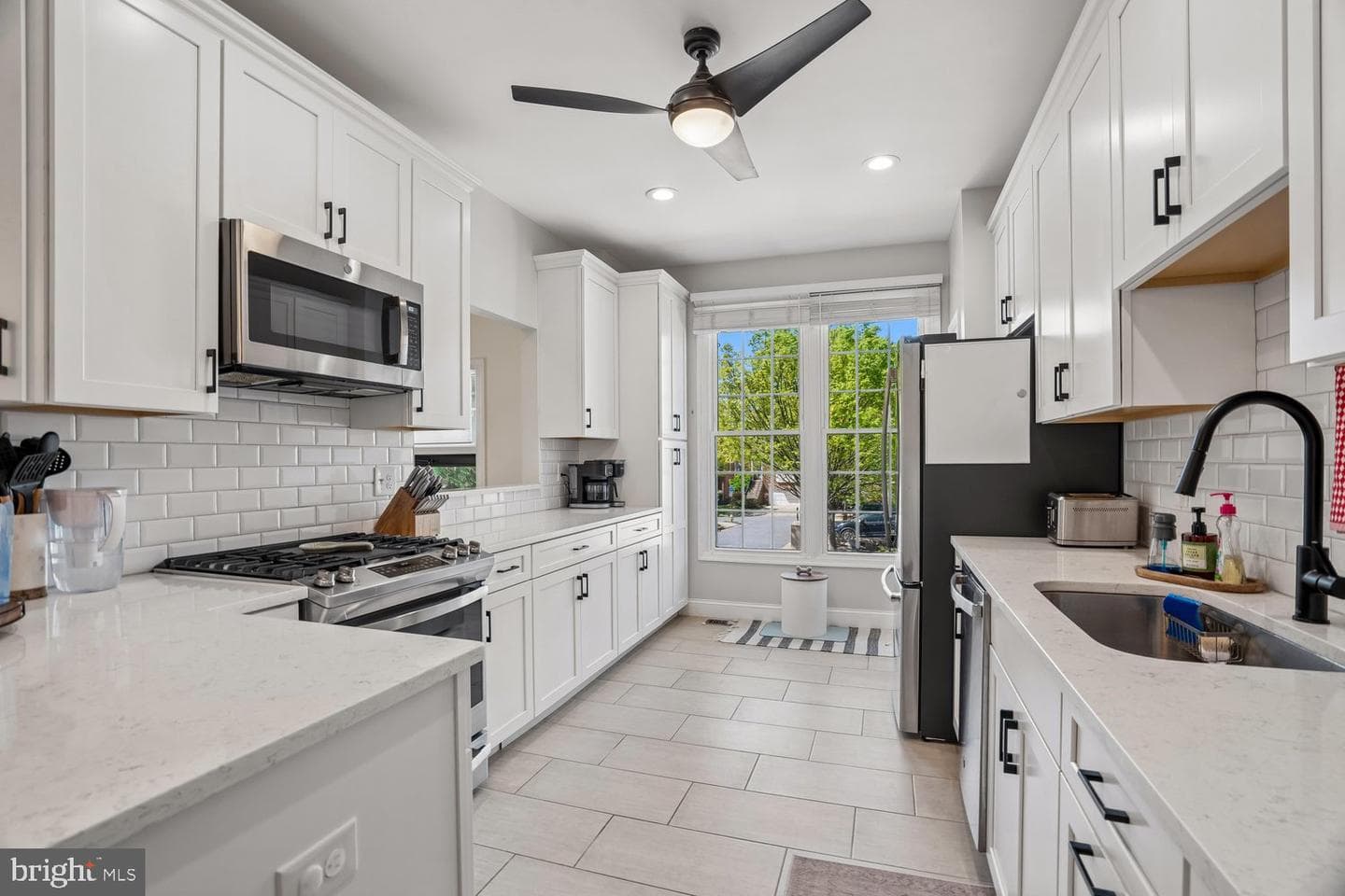 3919 Charles Avenue photo 8