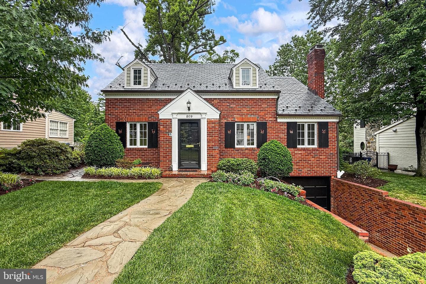 809 Enderby Drive photo 3