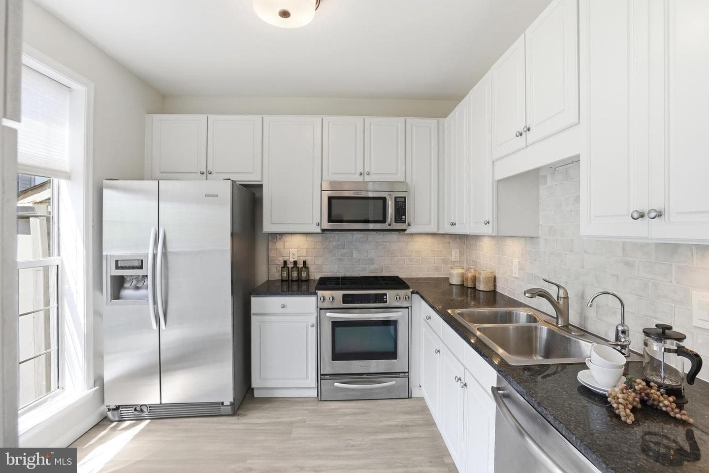 1734 Kingsgate Court #302 photo 11