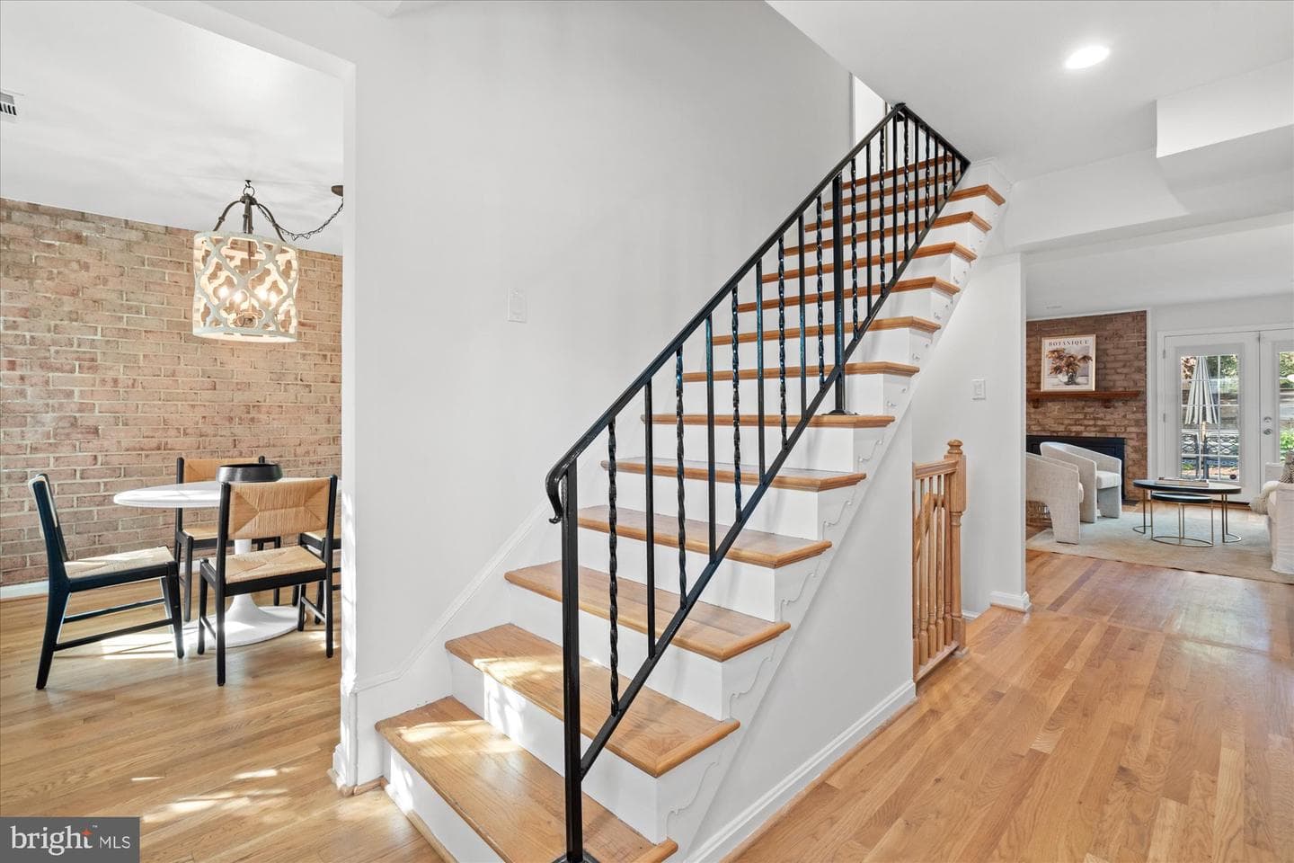 5431 Richenbacher Avenue photo 3