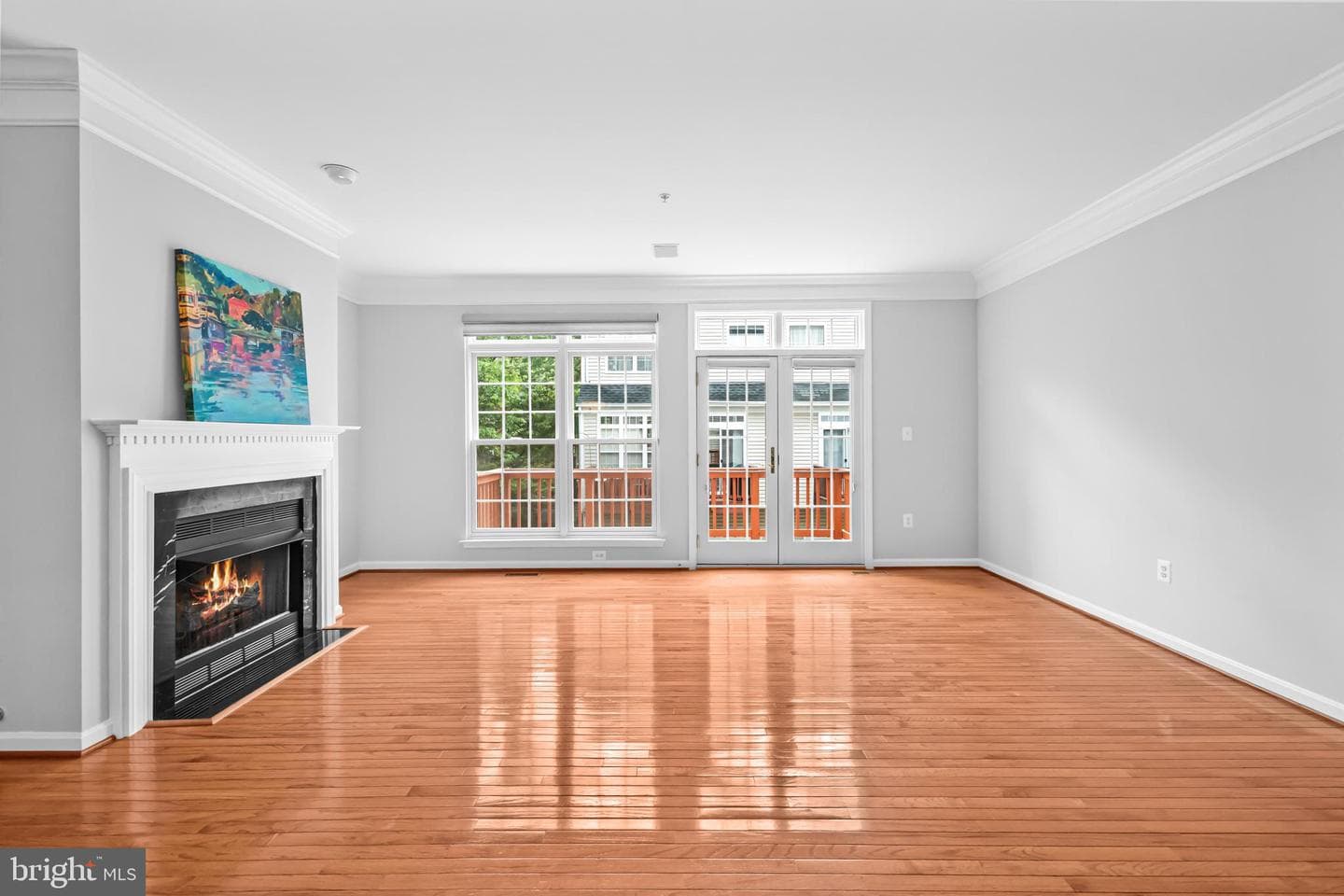 120 Martin Lane photo 12