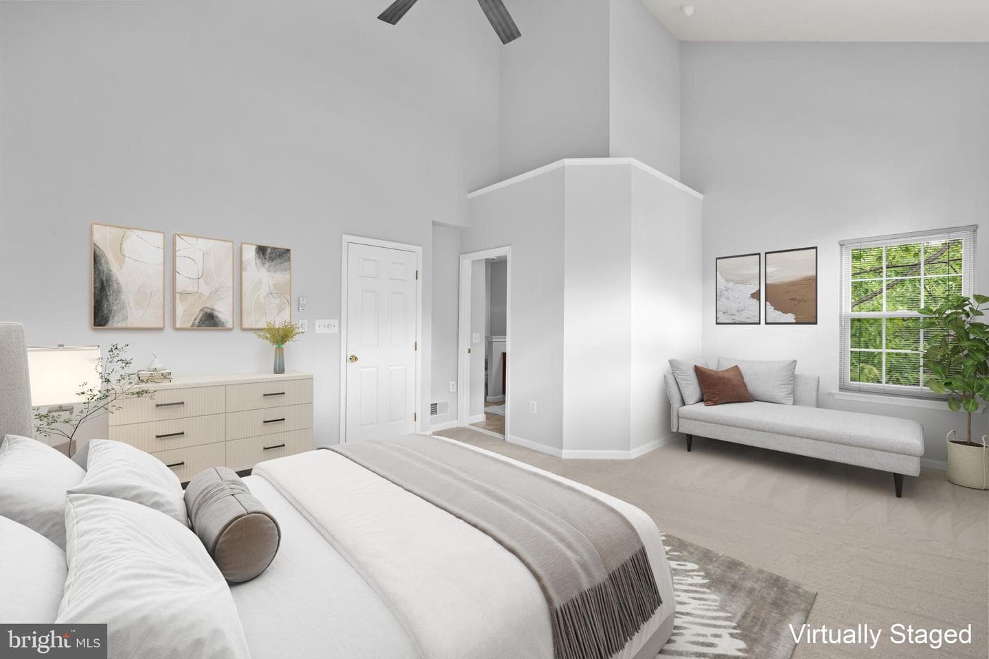 120 Martin Lane photo 33
