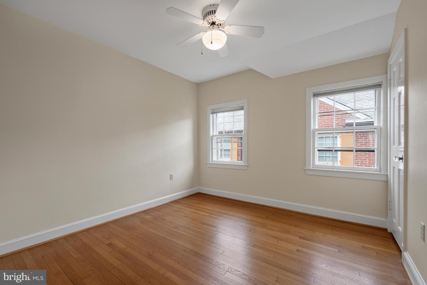 922 S Saint Asaph Street photo 41