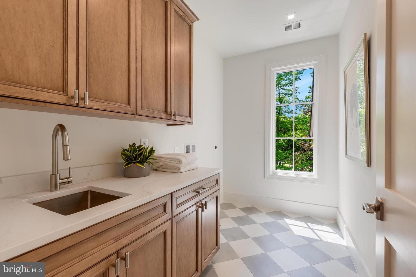 1231 N Pickett Street photo 44