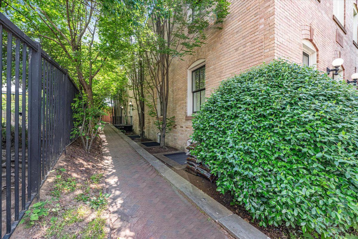1210 Queen St #1, Alexandria