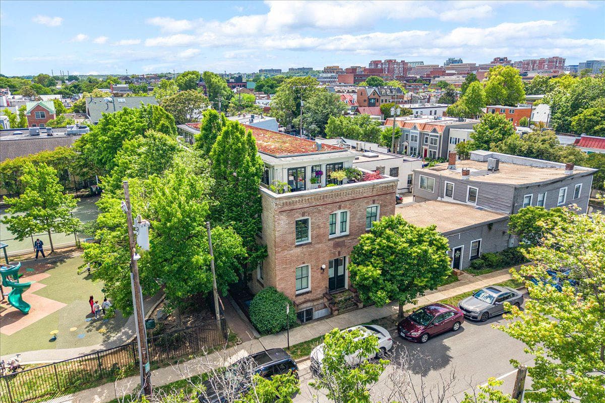 1210 Queen St #1 photo 32