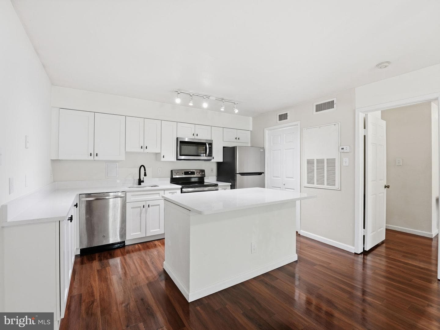 3303 Wyndham Circle #146, Alexandria