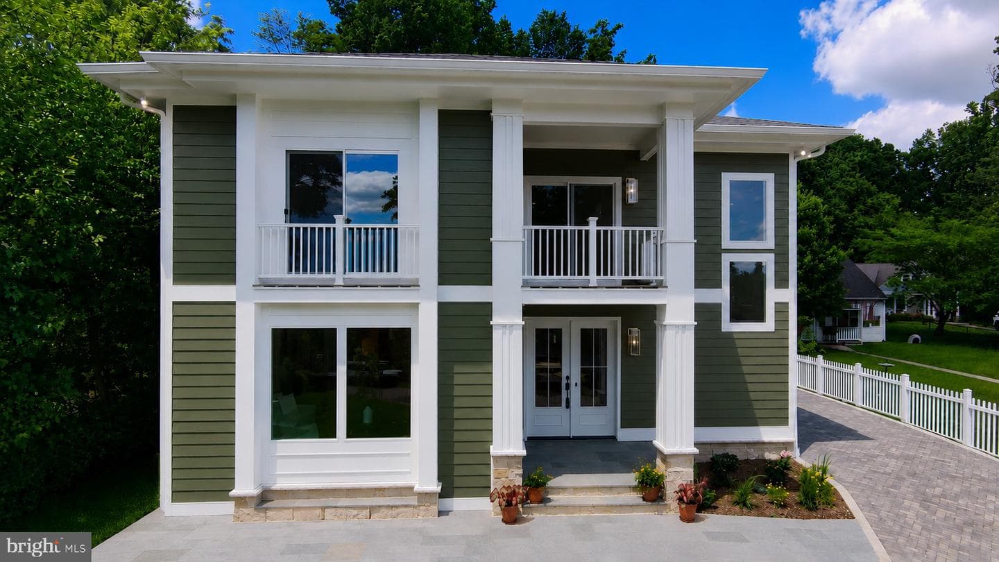 132 N Earley Street photo 4